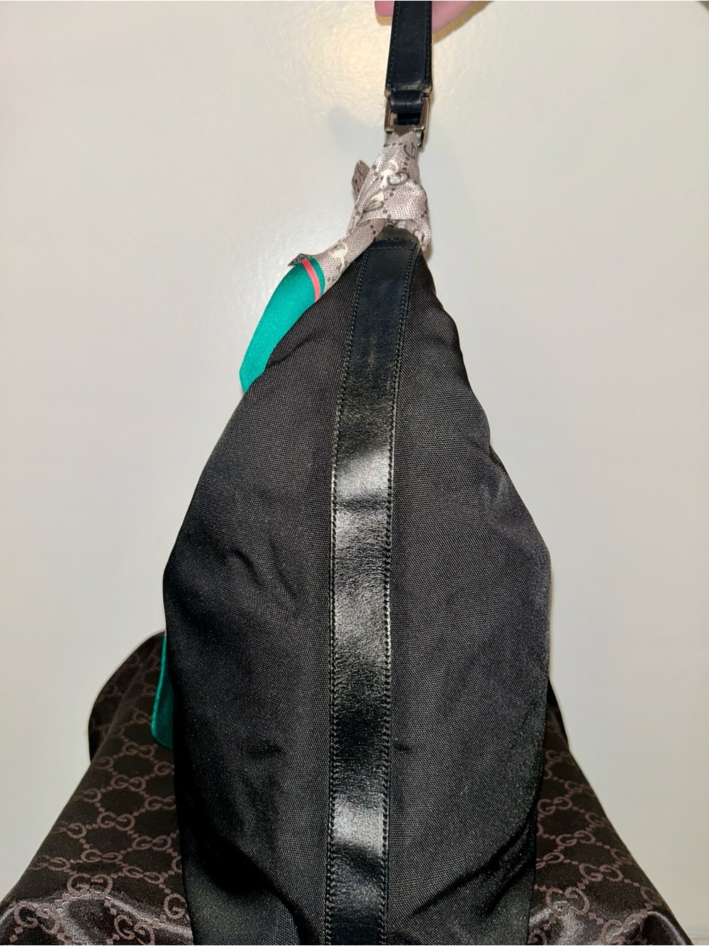 Tom Ford-era Gucci black nylon canvas hobo shoulder bag - Picture 6 of 16